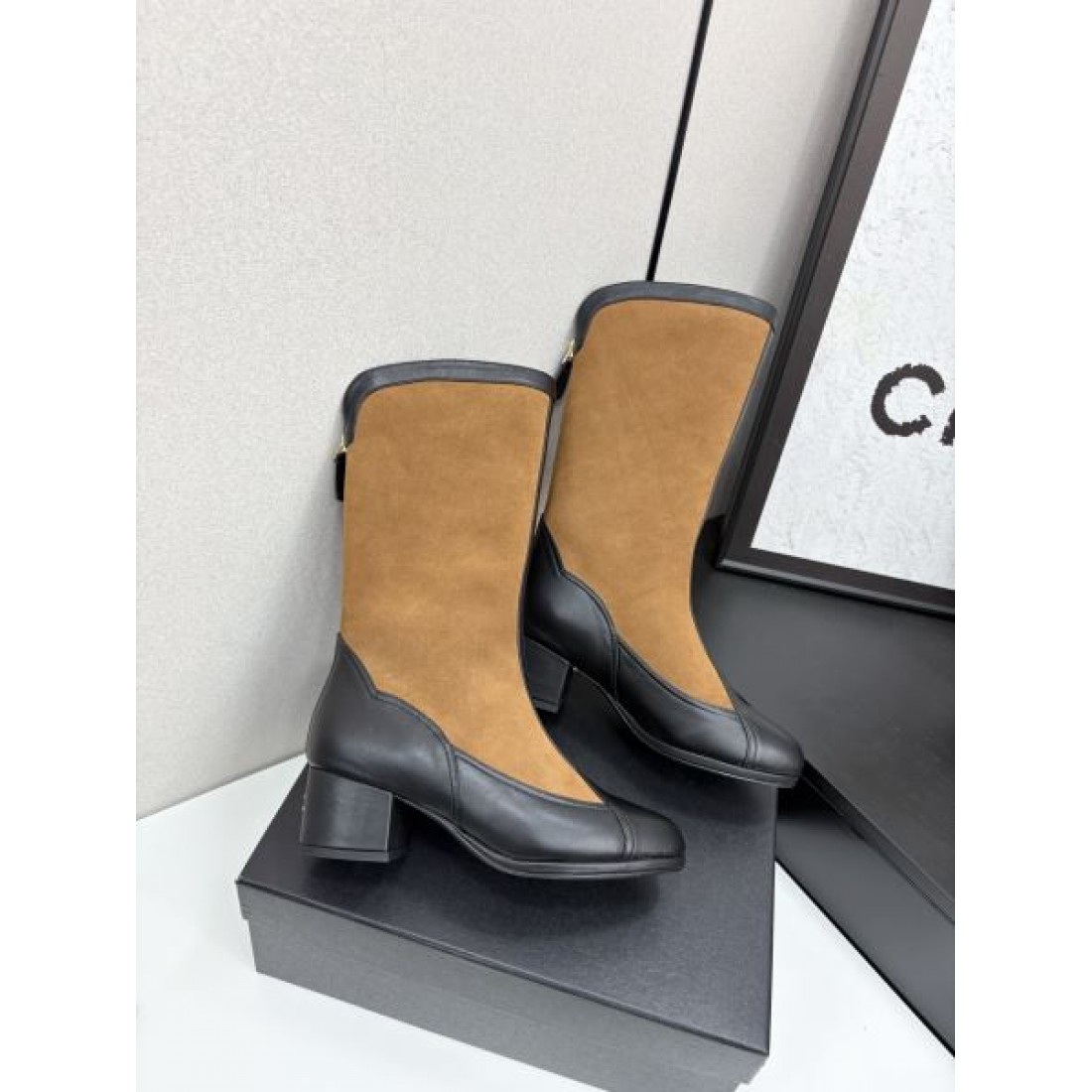 スエードコンビ CHANEL シャネル コピー ロングブーツ ブラック×ベージュ配色 太ヒール仕様 上品なクラシックスタイル