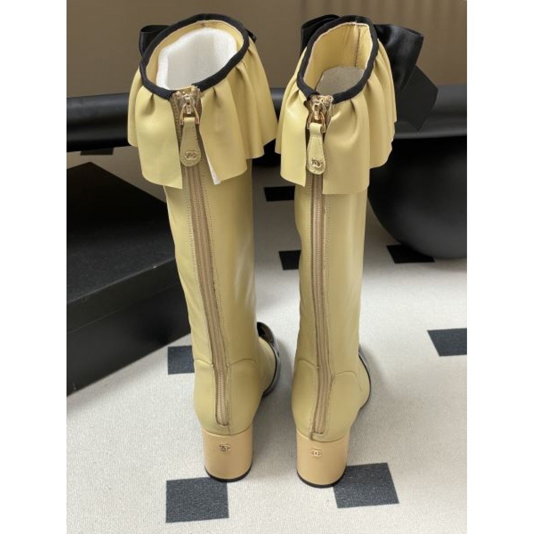  秋冬の注目作 洗練された シャネル CHANEL スーパーコピー ブーツ 高級感のある