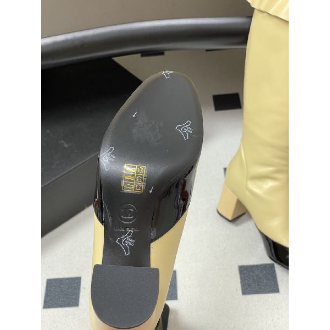  秋冬の注目作 洗練された シャネル CHANEL スーパーコピー ブーツ 高級感のある