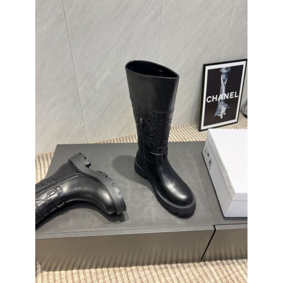 冬の装いに 高品質な ディオール DIOR スーパーコピー ブーツ 人気急上昇の