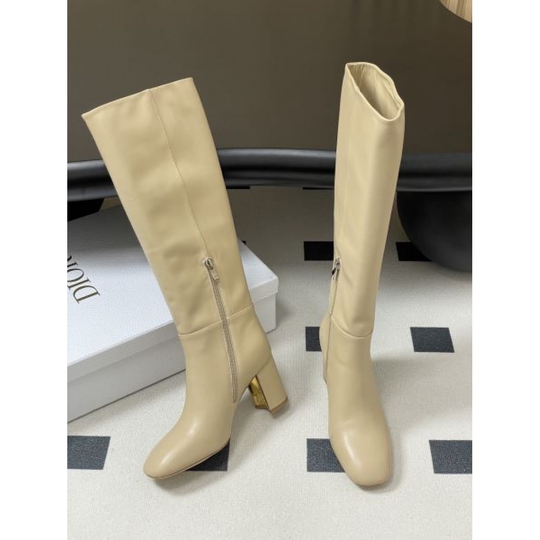 秋冬の注目作 洗練された ディオール DIOR スーパーコピー ブーツ 高級感のある