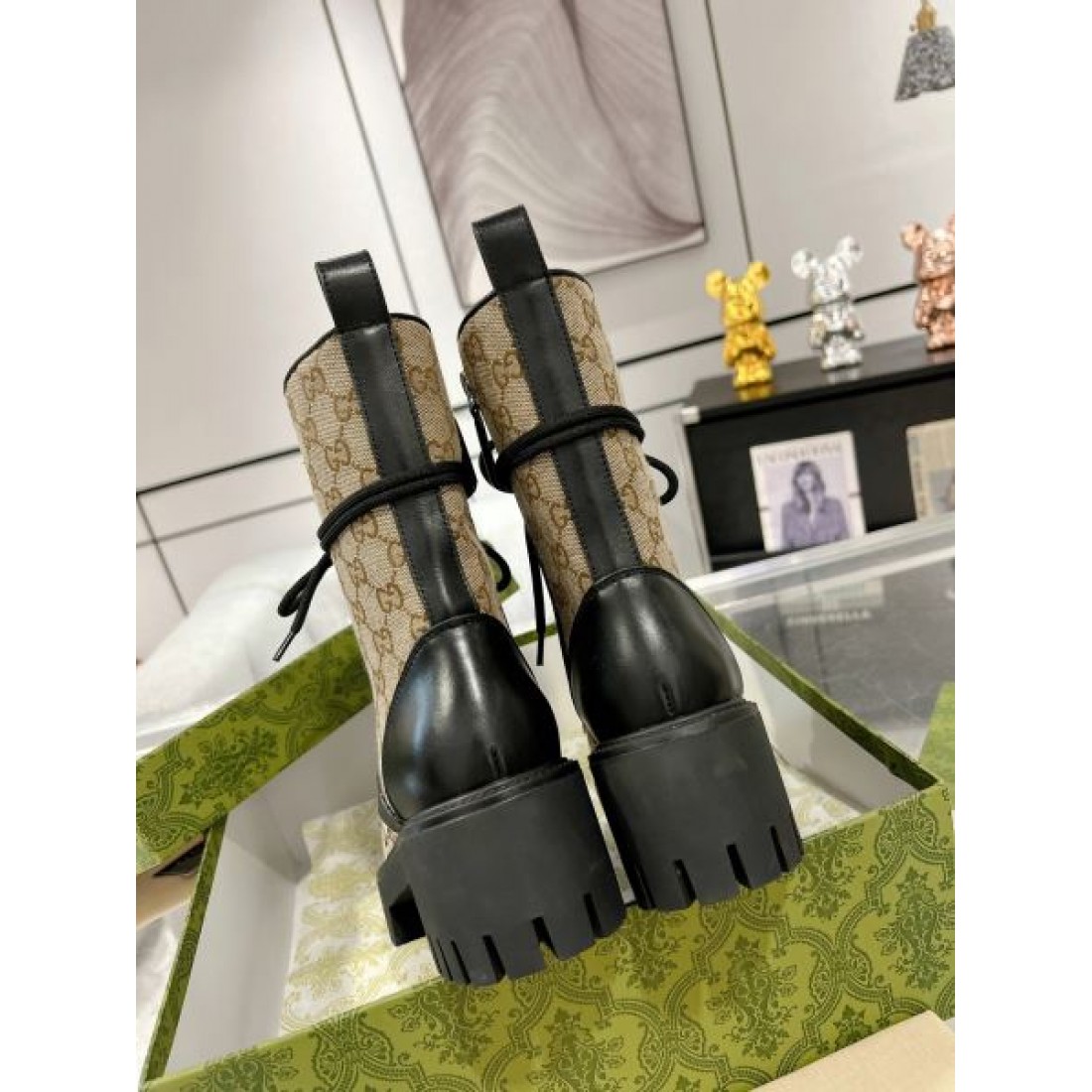 冬の逸品 スタイリッシュな GUCCI グッチ スーパーコピー ブーツ 高級感のある