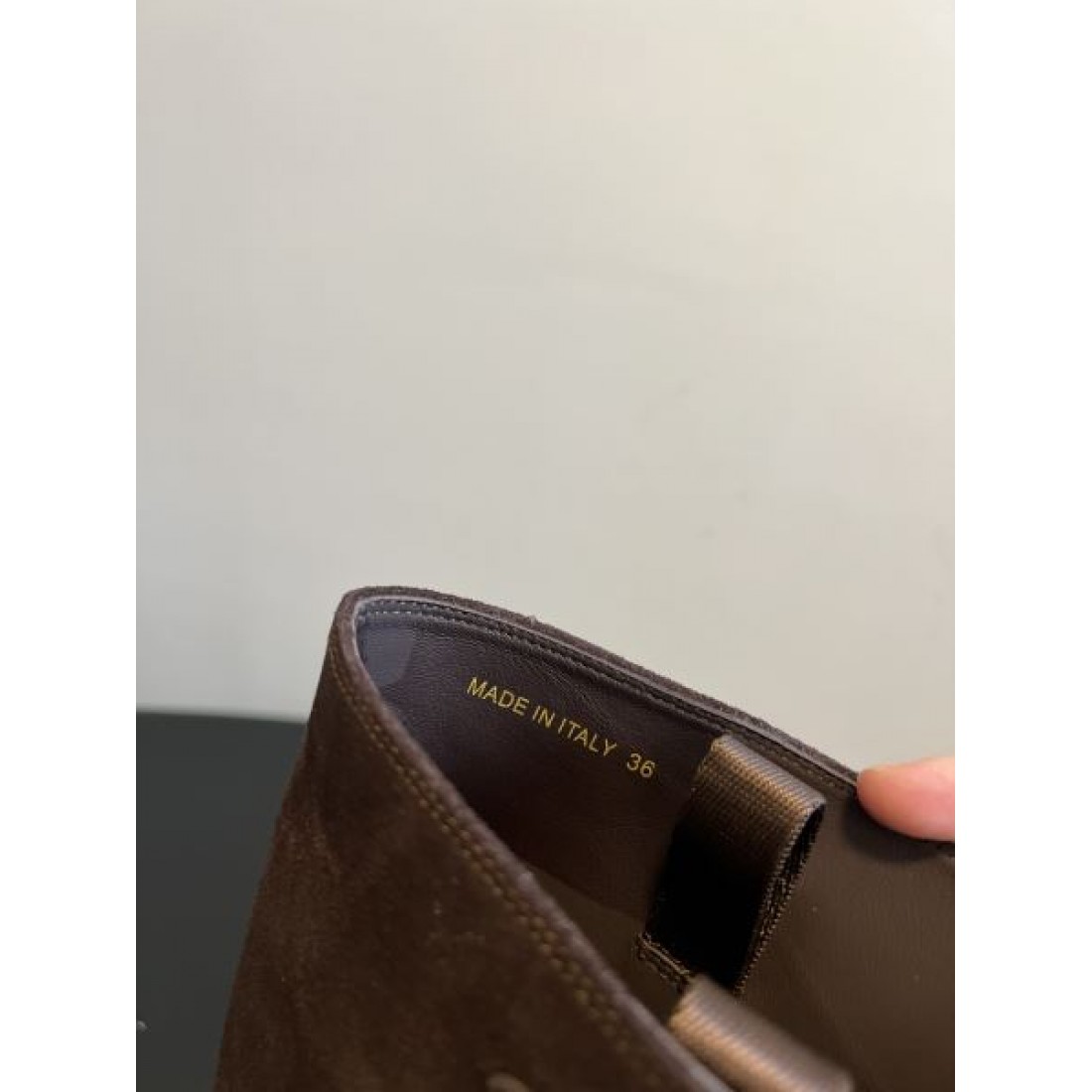 モードな 先鋭的な ミニマルな PRADA プラダ コピー ブーツ シャープな 都会的な クールな