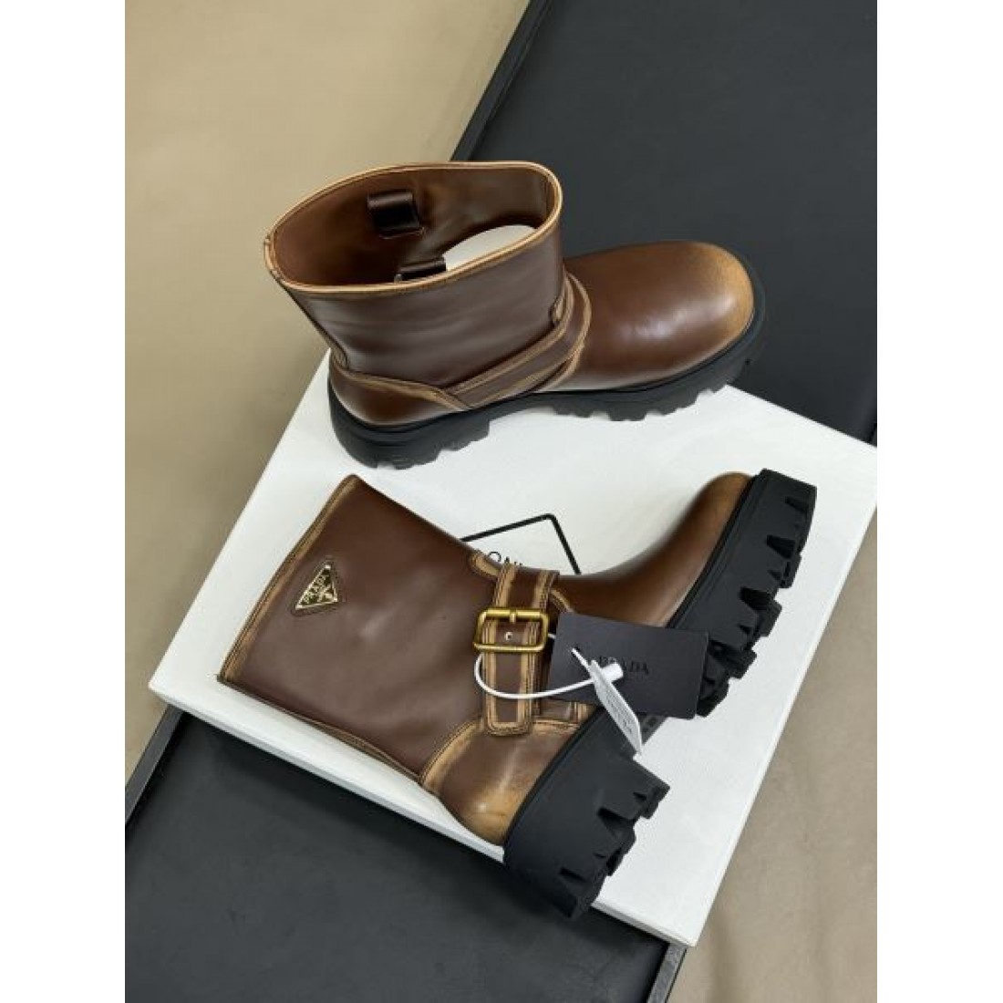   洗練された インダストリアルな スマートな PRADA プラダ コピー ブーツ スタイリッシュな 