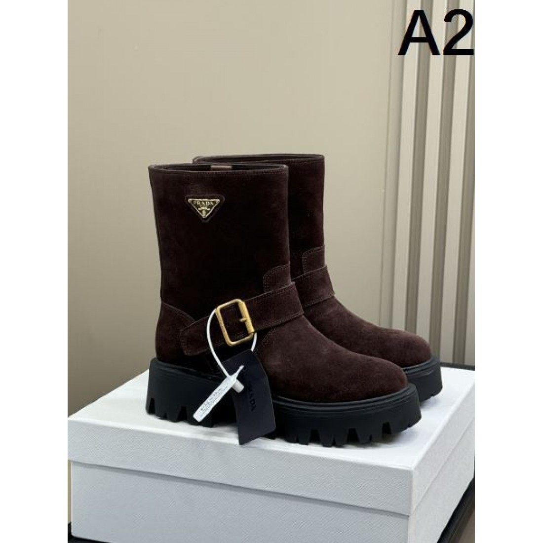 ハイセンスな 革新的な 気品ある PRADA プラダ コピー ブーツ モダンな 軽快な 知的な