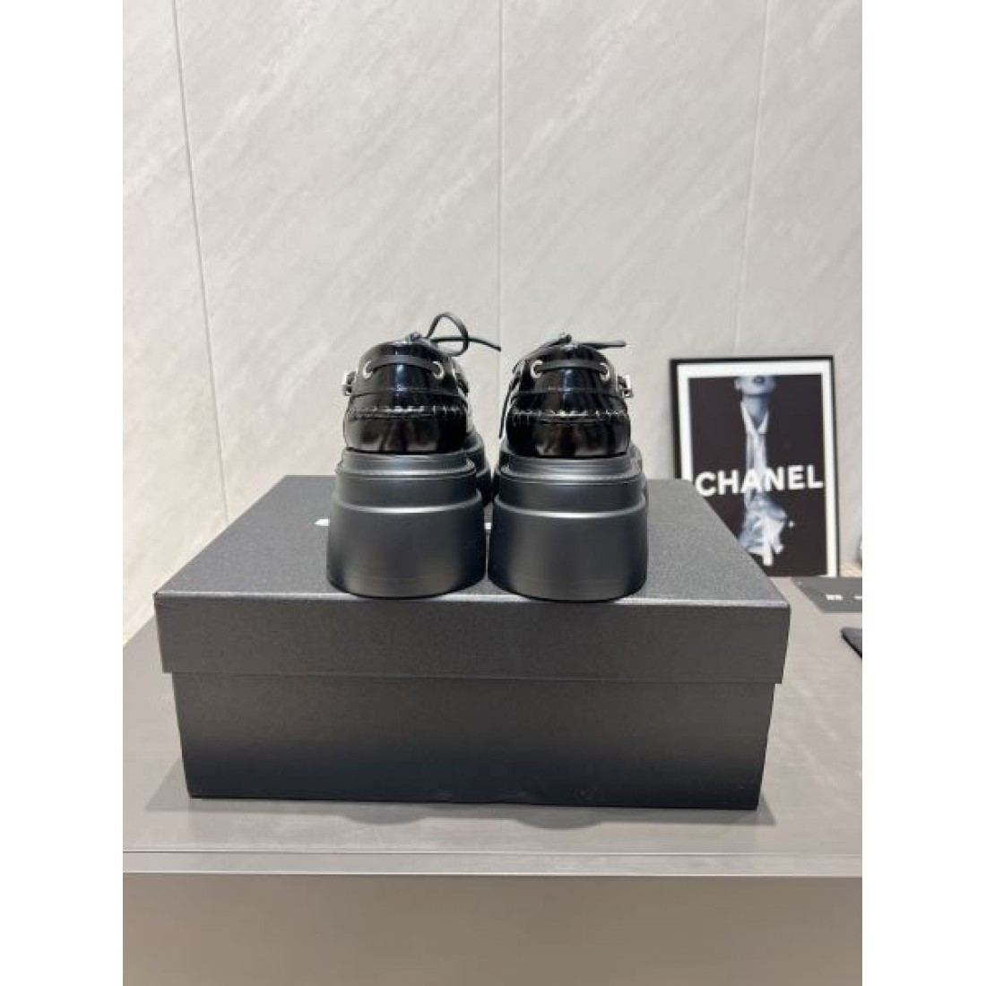 ミリタリーな モノクロな 鋭い ALEXANDER WANG アレキサンダーワン コピー カジュアルシューズ ダークな 