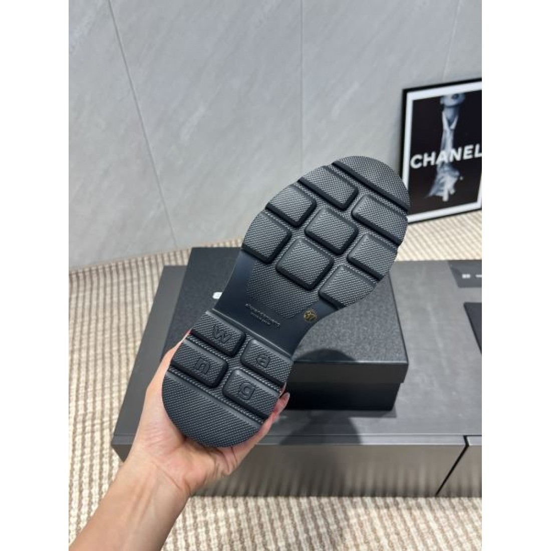 ミリタリーな モノクロな 鋭い ALEXANDER WANG アレキサンダーワン コピー カジュアルシューズ ダークな 