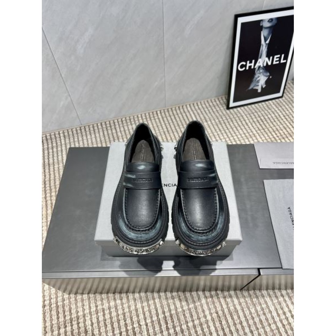 スカルプチャラスな 穿き心地の良い トレンディな BALENCIAGA バレンシアガ コピー カジュアルシューズ