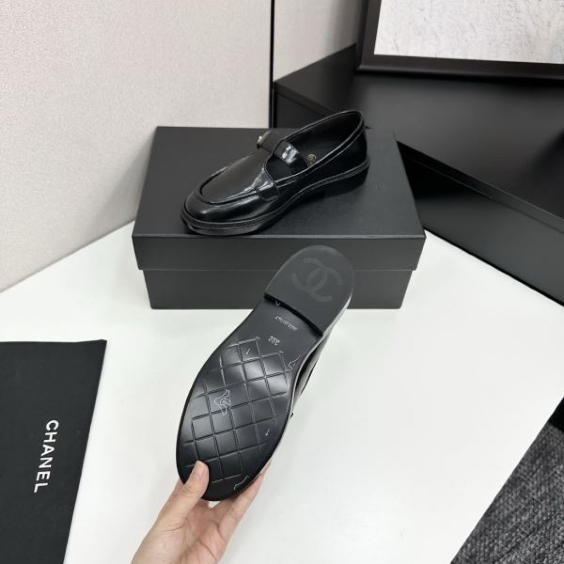 洗練された エレガントな 上質な CHANEL シャネル コピー カジュアルシューズ クラシックな