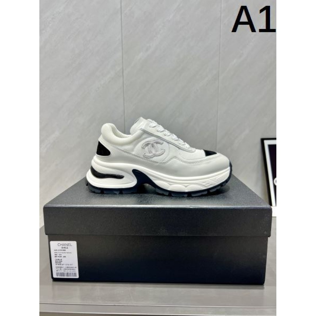 モダンな 気品あふれる スタイリッシュな CHANEL シャネル コピー カジュアルシューズ