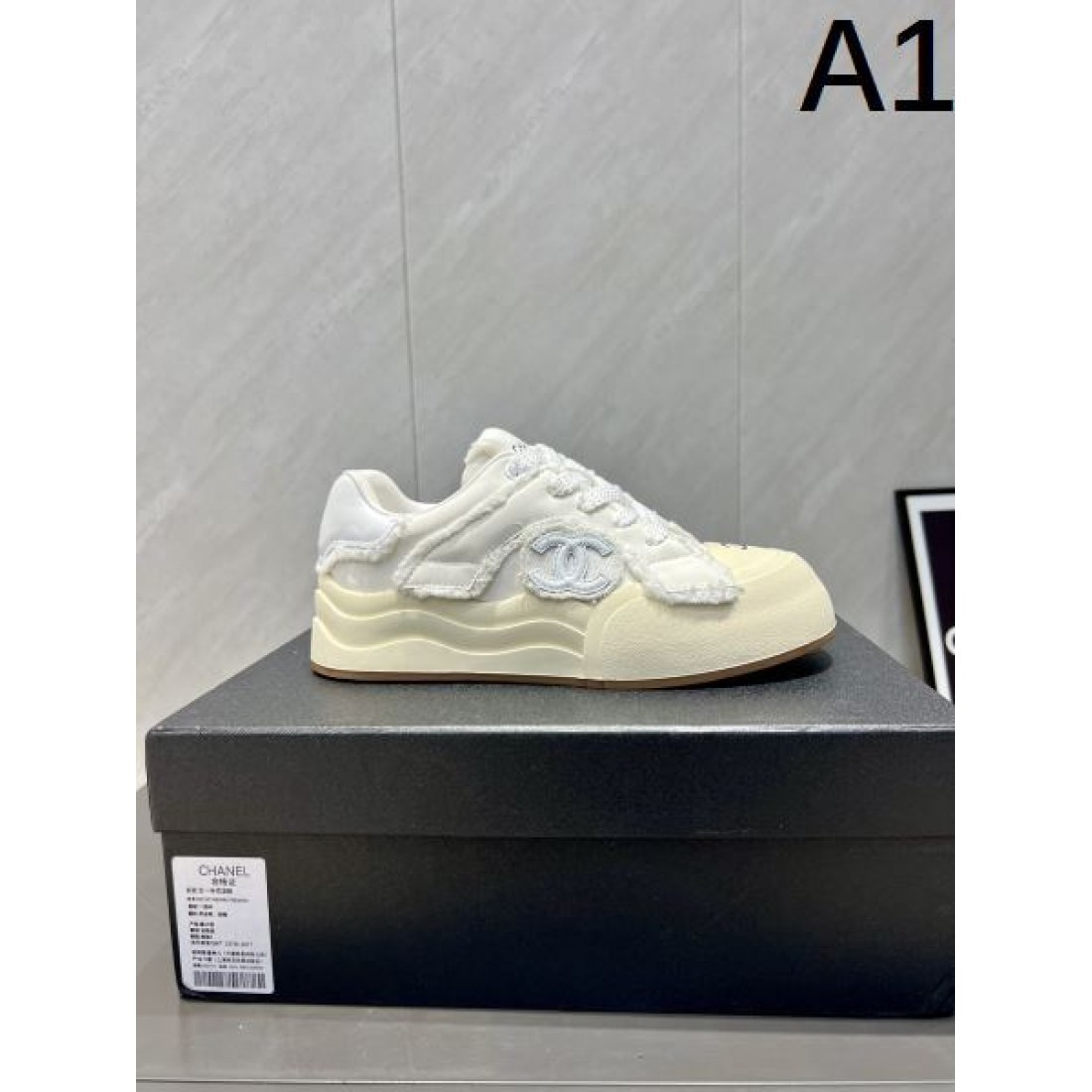 ハイクラスな 繊細な ビンテージ風な CHANEL シャネル コピー カジュアルシューズ ゴージャスな