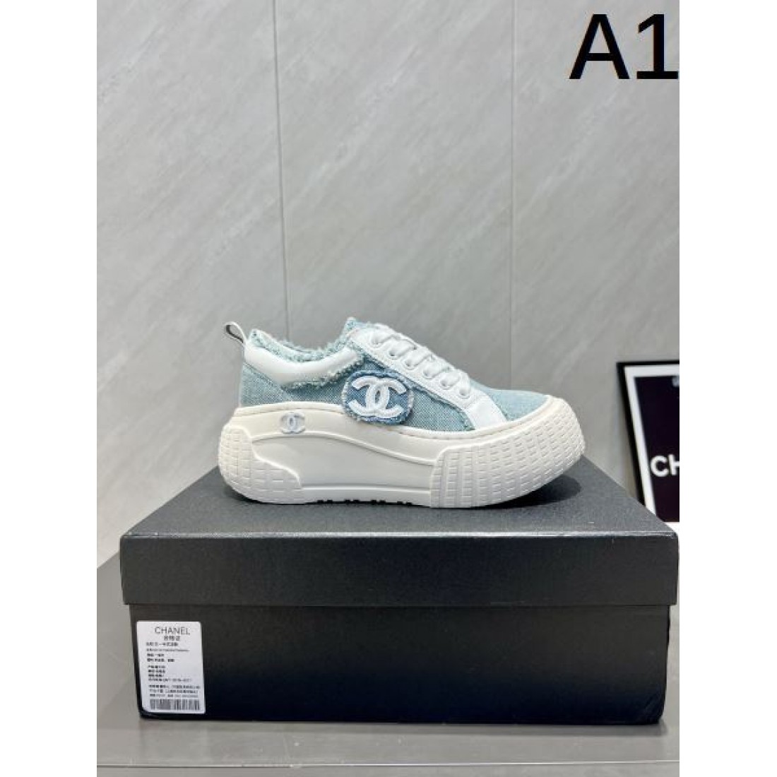 ラグジュアリーな 端正な 輝きのある CHANEL シャネル コピー カジュアルシューズ タイムレスな