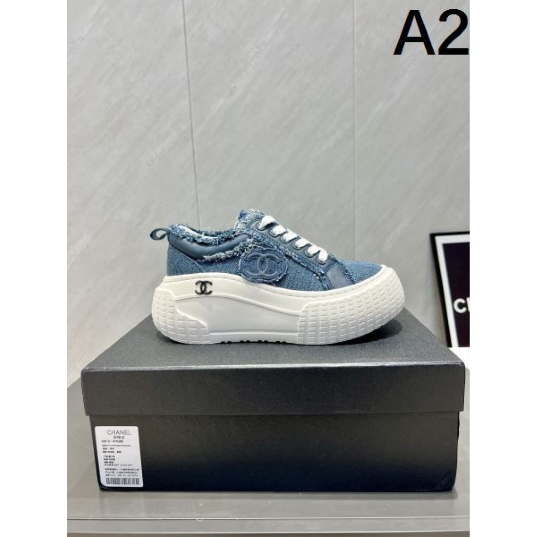 ラグジュアリーな 端正な 輝きのある CHANEL シャネル コピー カジュアルシューズ タイムレスな