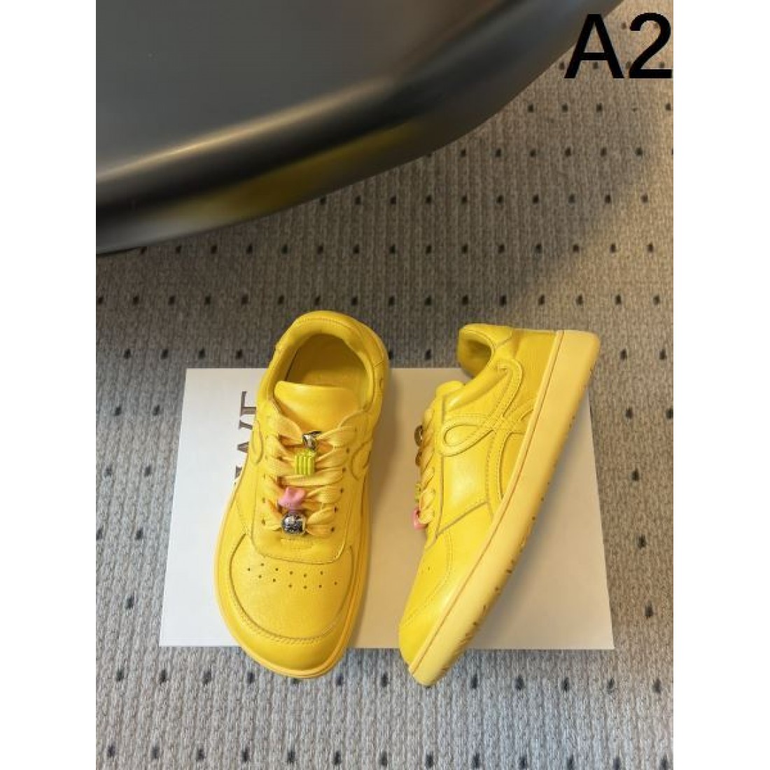 芸術的な ポエティックな 個性的な LOEWE ロエベ コピー カジュアルシューズ 独創的な