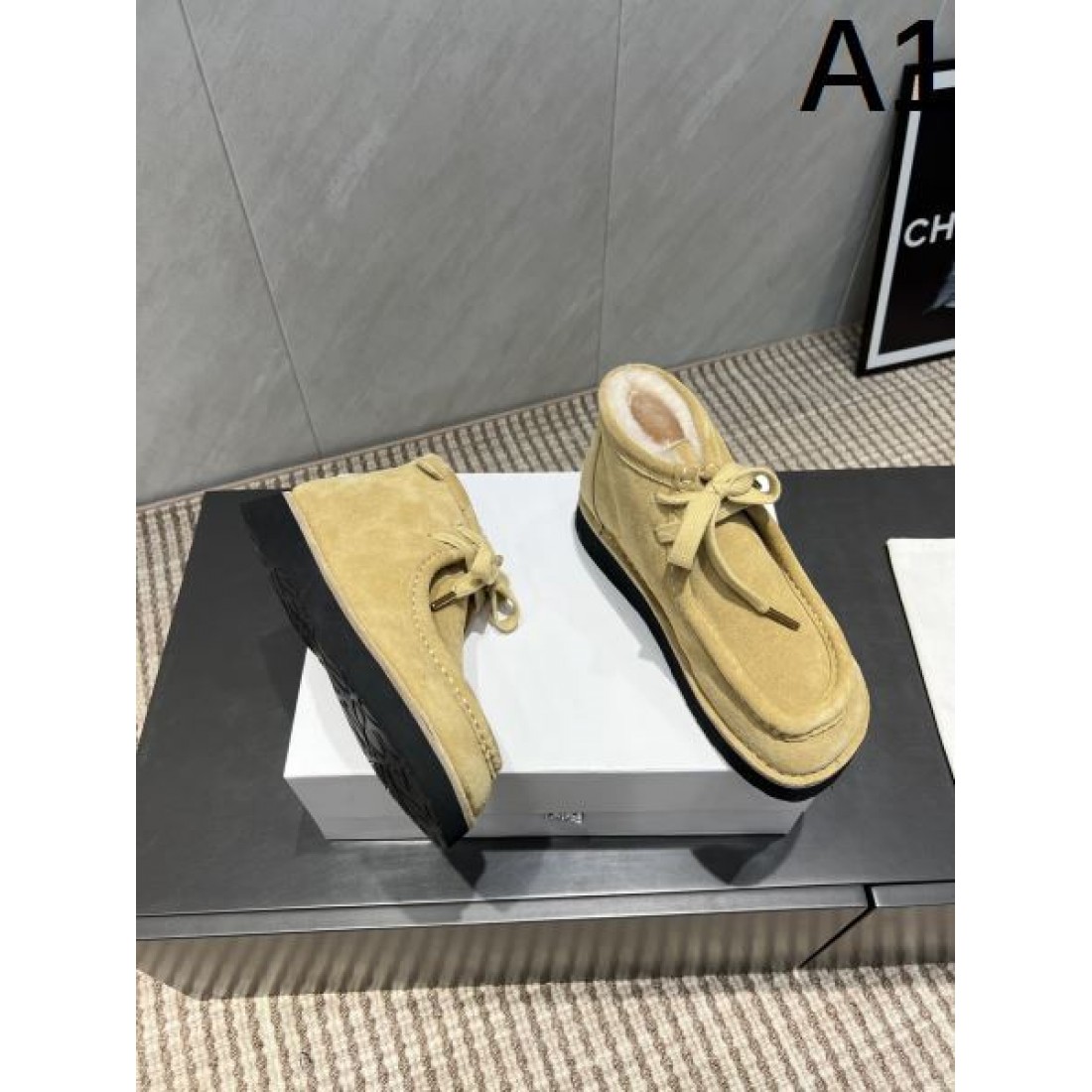 芸術的 柔らか 洗練された LOEWE ロエベ コピー カジュアルシューズ 静かな高級感 すっきり 落ち着いた