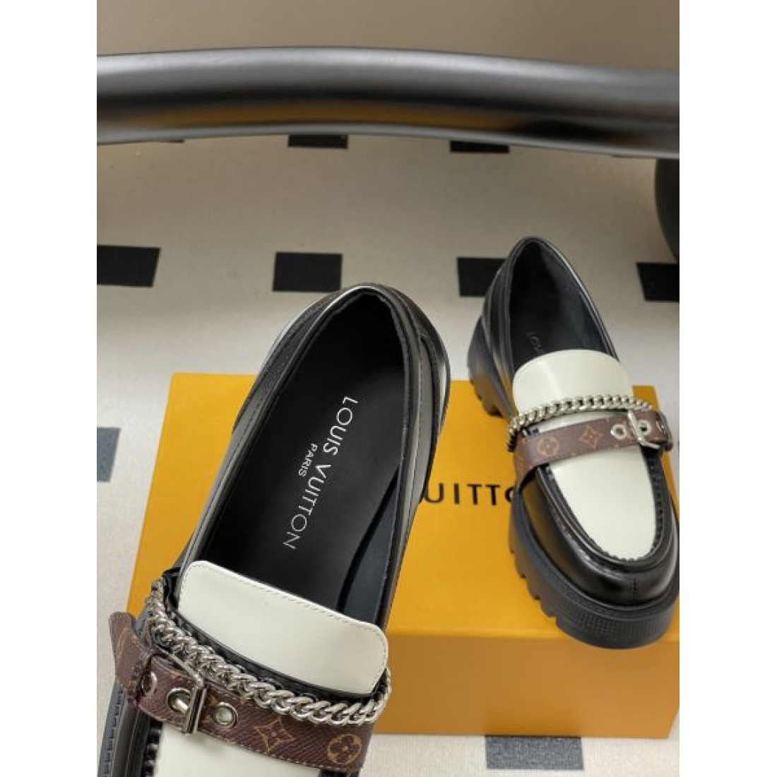 格式高い 上質 優雅 LOUIS VUITTON ルイヴィトン コピー カジュアルシューズ 軽快 シック こなれた
