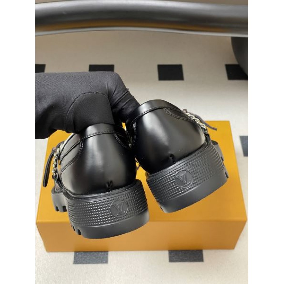 格式高い 上質 優雅 LOUIS VUITTON ルイヴィトン コピー カジュアルシューズ 軽快 シック こなれた