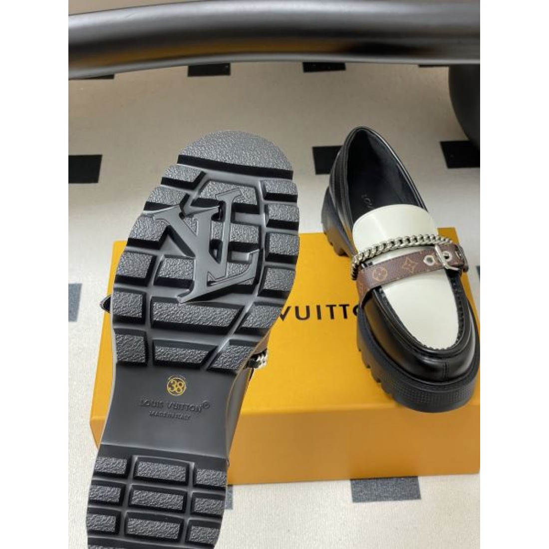 格式高い 上質 優雅 LOUIS VUITTON ルイヴィトン コピー カジュアルシューズ 軽快 シック こなれた