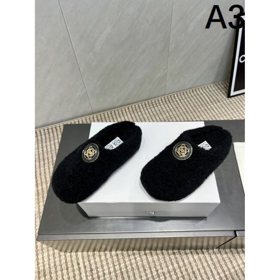 大人可愛い 柔らか 華やか ロエベ LOEWE コピー ファースリッパ 気品ある 繊細 ナチュラル