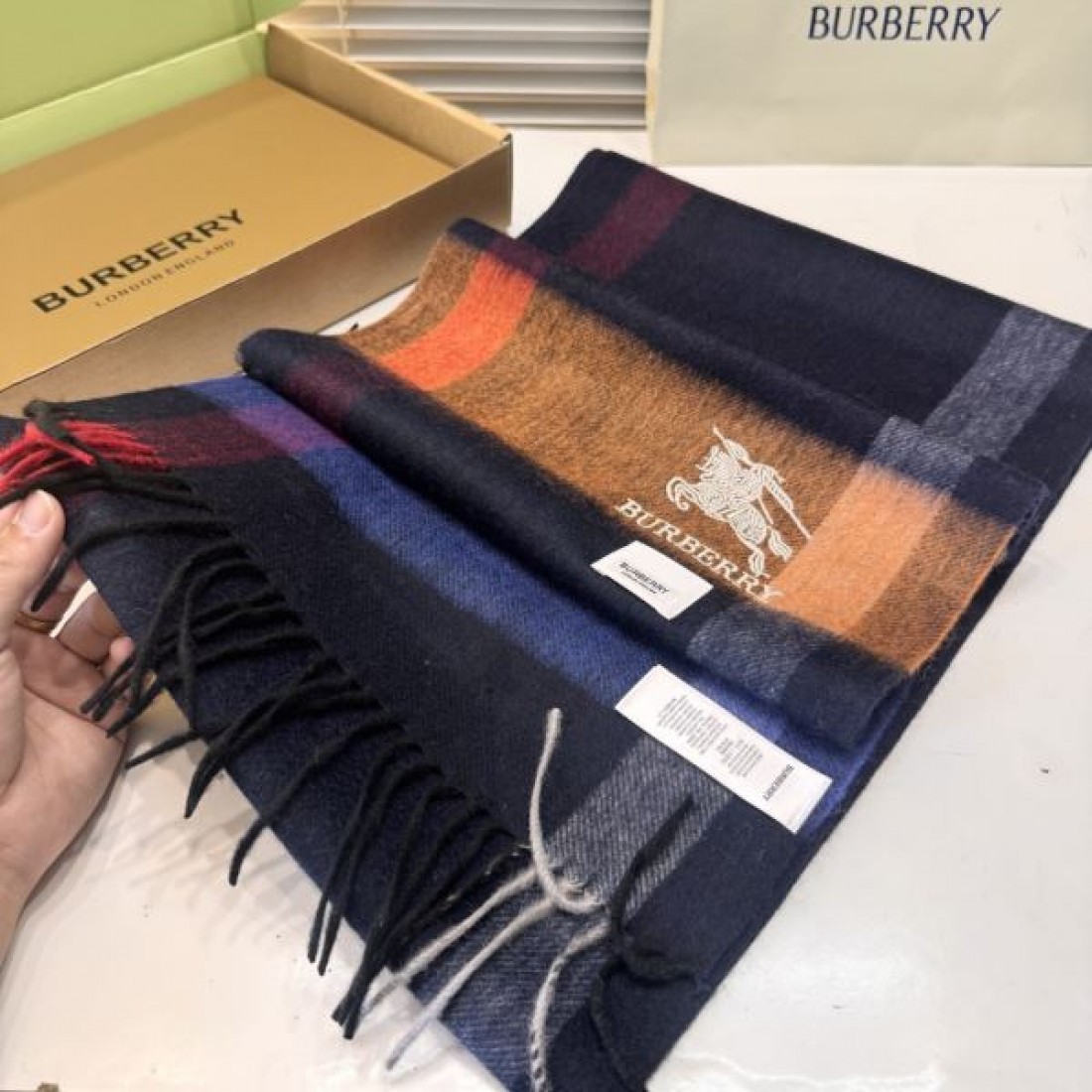 ストール ブロックチェック ロゴポイント 大判タイプ 首元ボリューム BURBERRY バーバリー コピー マフラー ギフト映え