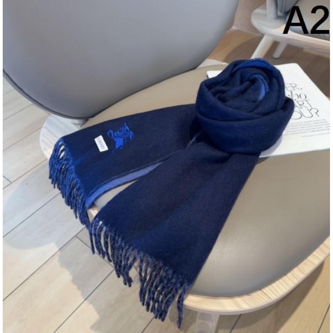 ホースロゴ刺繍 フリンジ付き 落ち着き配色 メンズにもおすすめ BURBERRY バーバリー コピー マフラー 通勤にも休日にも
