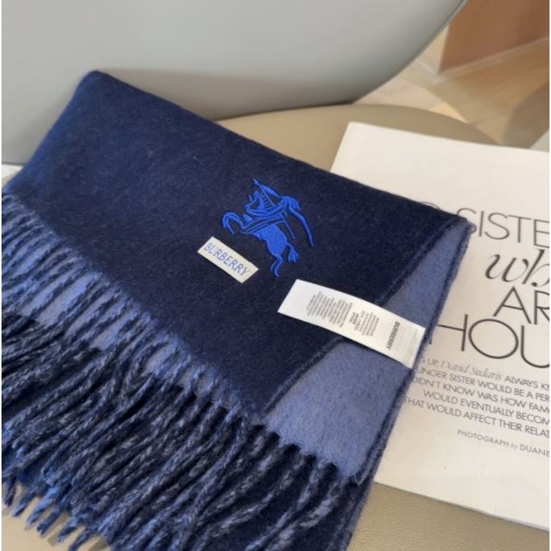 ホースロゴ刺繍 フリンジ付き 落ち着き配色 メンズにもおすすめ BURBERRY バーバリー コピー マフラー 通勤にも休日にも