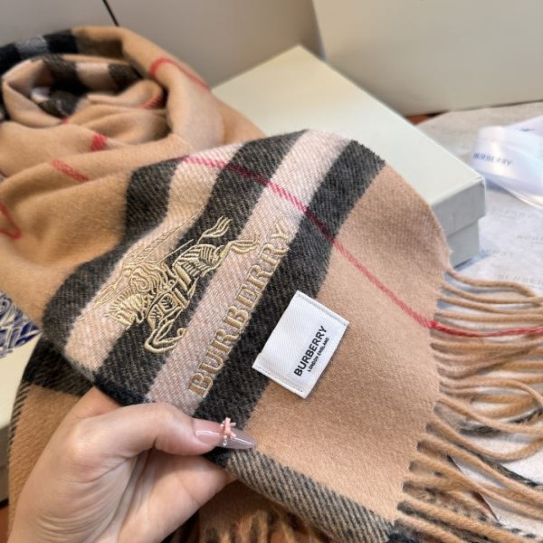 ストール チェック柄 差し色デザイン 大判タイプ 2026新作 BURBERRY バーバリー コピー マフラー 首元主役