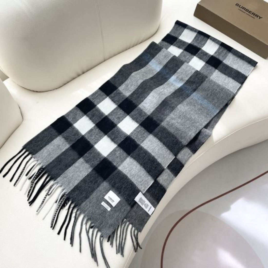 ストール マフラー ブロックチェック 肩掛け対応 BURBERRY バーバリー コピー やわらか見え 大人カジュアル 人気商品