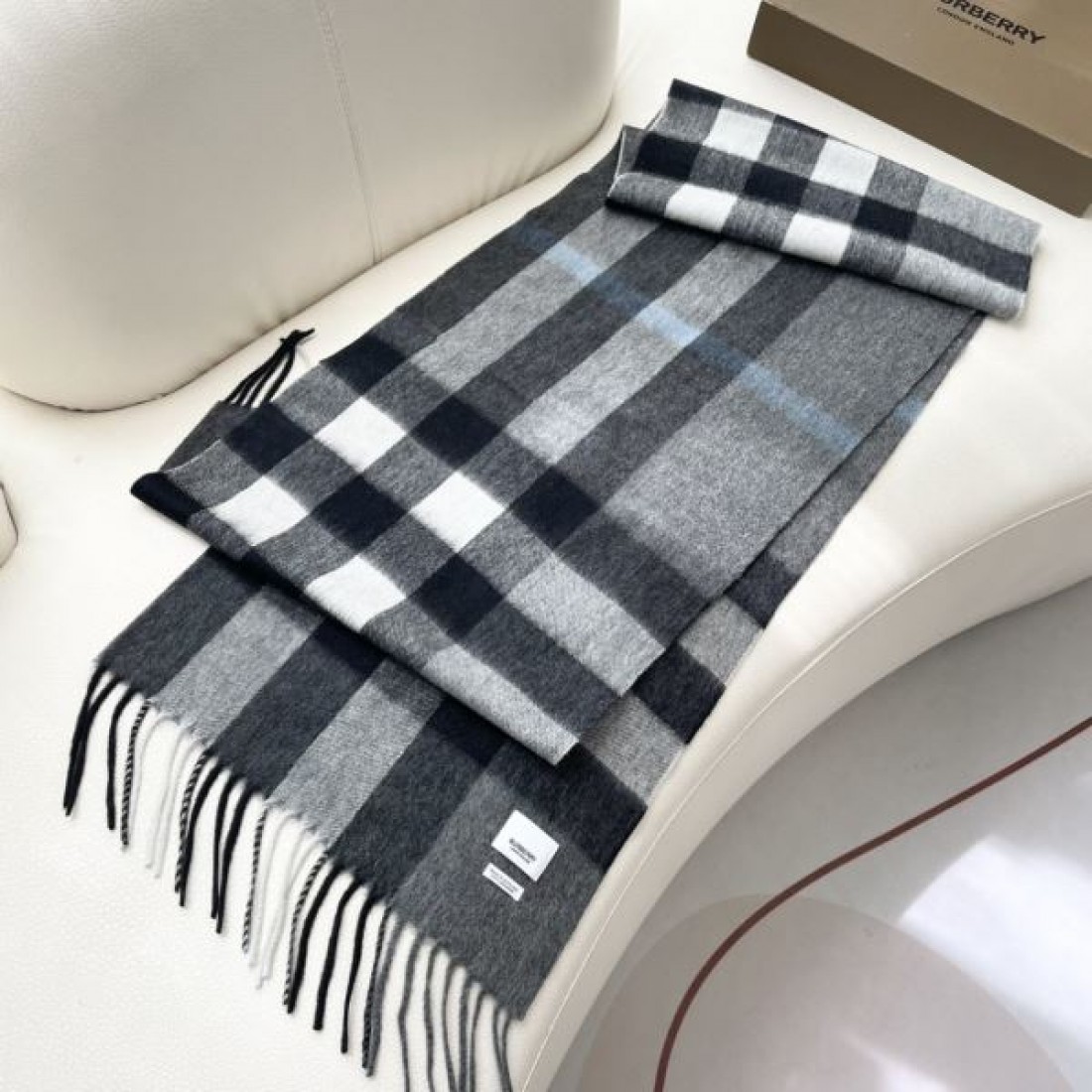 ストール マフラー ブロックチェック 肩掛け対応 BURBERRY バーバリー コピー やわらか見え 大人カジュアル 人気商品