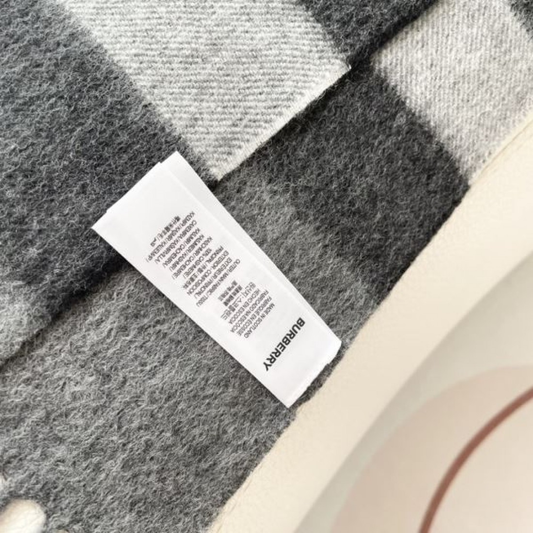 ストール マフラー ブロックチェック 肩掛け対応 BURBERRY バーバリー コピー やわらか見え 大人カジュアル 人気商品