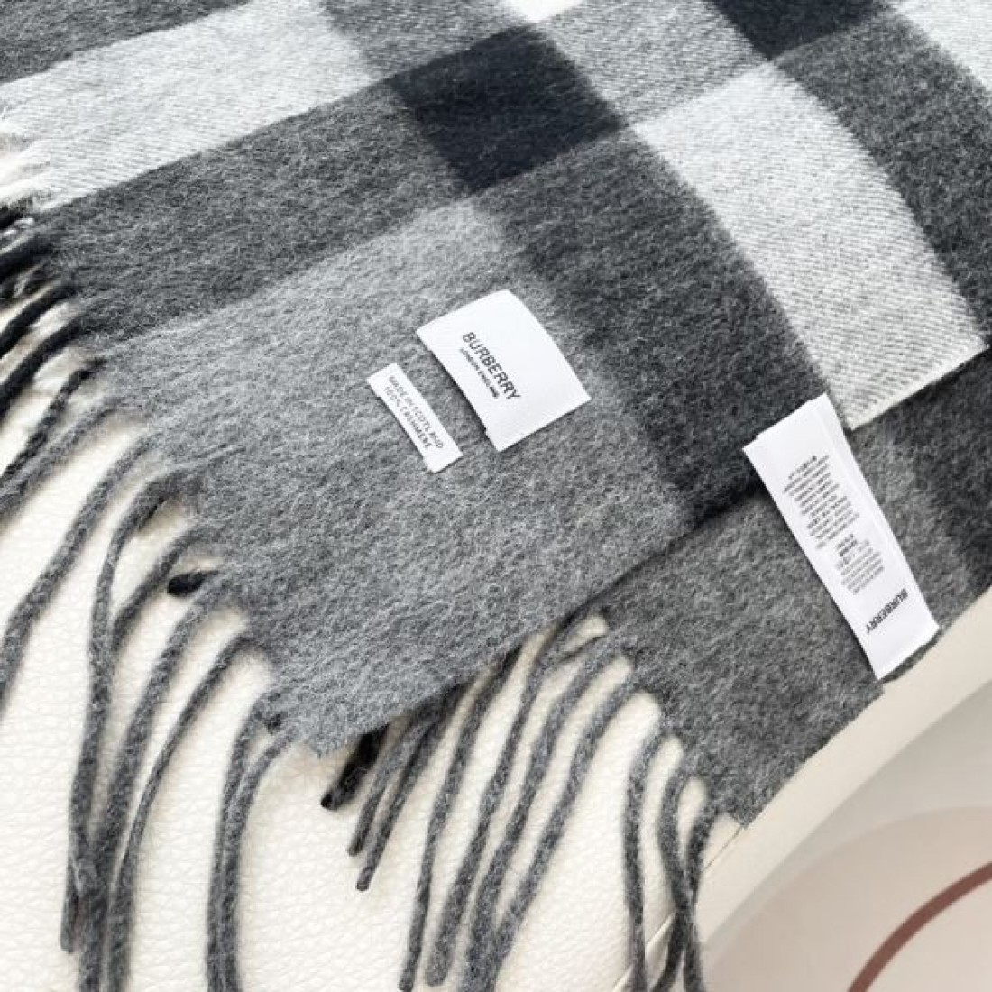 ストール マフラー ブロックチェック 肩掛け対応 BURBERRY バーバリー コピー やわらか見え 大人カジュアル 人気商品
