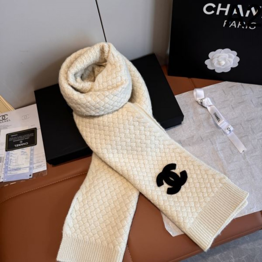 ニット仕上げ CHANEL シャネル コピー マフラー キャメルカラー ビッグCCロゴ 保温性ある素材感 カジュアルスタイル向け