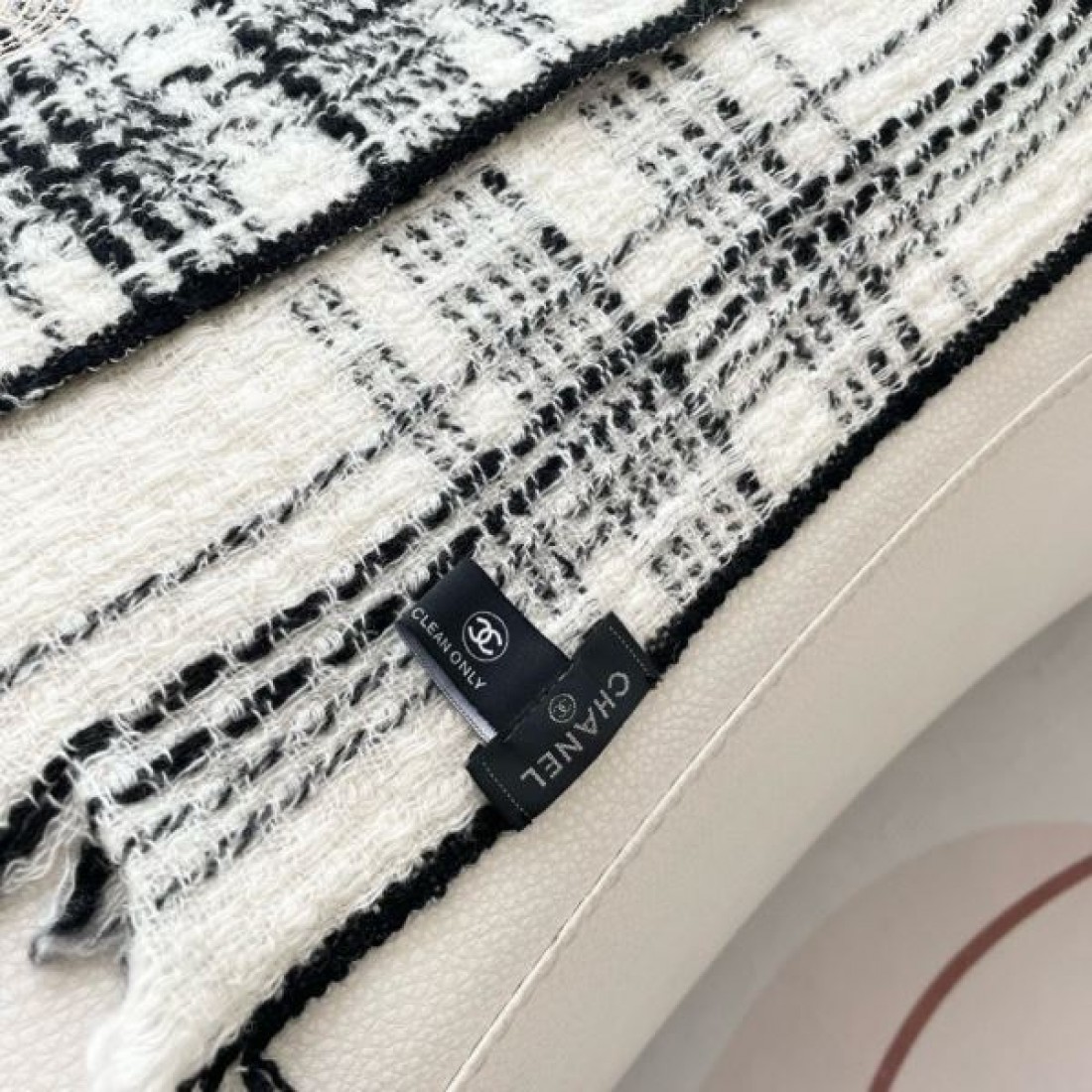ミックスカラー CHANEL シャネル コピー ストール ピンク×ボルドー×グレーライン ニット織りデザイン 柔らかな巻き心地