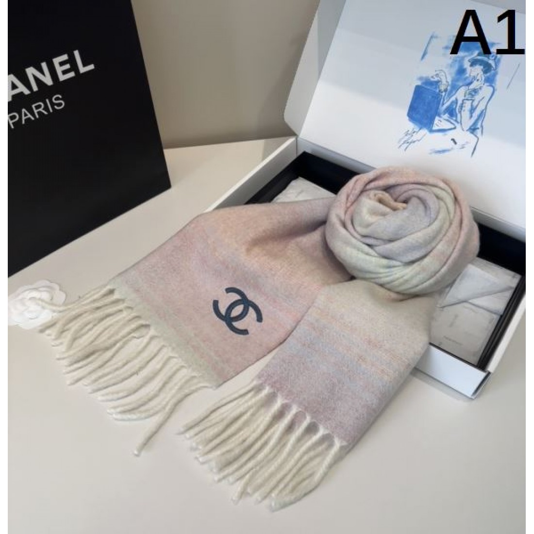 リバーシブル風配色 CHANEL シャネル コピー マフラー ホワイト×ブラックコントラスト ロゴ総柄 柔らかな厚手素材