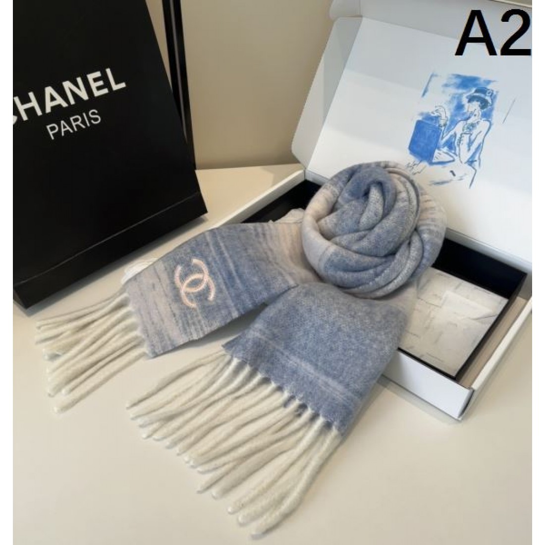 リバーシブル風配色 CHANEL シャネル コピー マフラー ホワイト×ブラックコントラスト ロゴ総柄 柔らかな厚手素材
