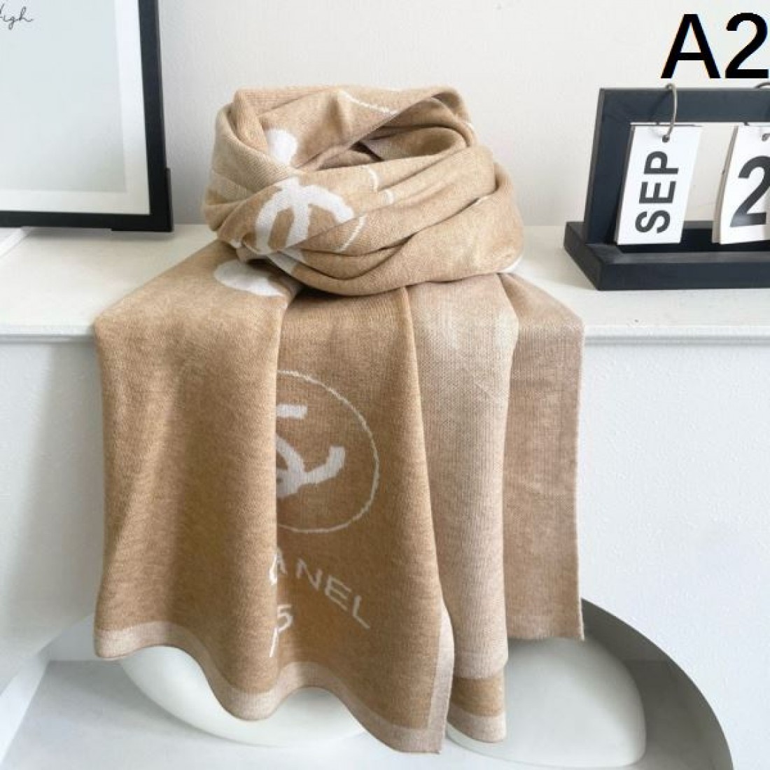 マフラー ロゴデザイン N°5モチーフ 大判ストール風 CHANEL シャネル コピー フリンジ付き モード感 首元主役