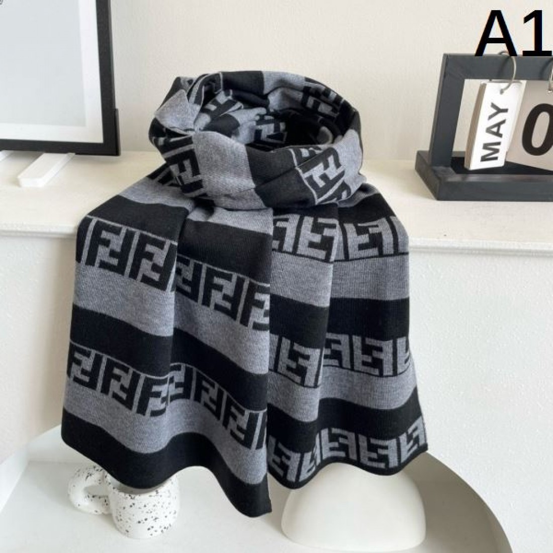 FENDI フェンディ コピー マフラー FF柄 ブロックパターン 大判ストール風 肩掛け対応 2026新作 モード感