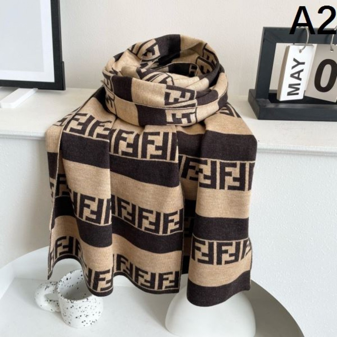 FENDI フェンディ コピー マフラー FF柄 ブロックパターン 大判ストール風 肩掛け対応 2026新作 モード感