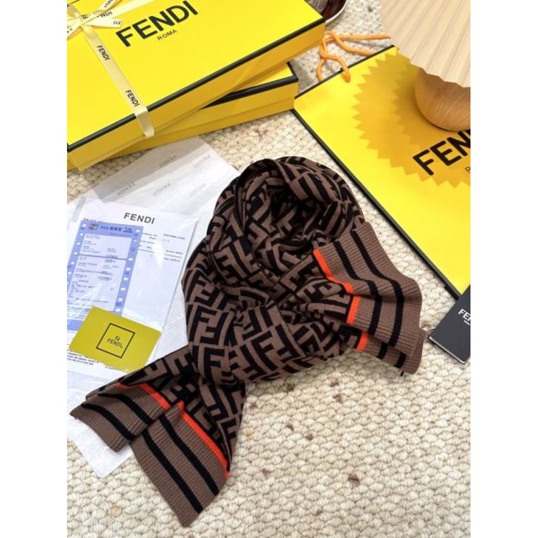 FENDI フェンディ コピー マフラー FF柄 ロゴパターン フリンジ付き 箱付き見え ギフト映え 2026新作