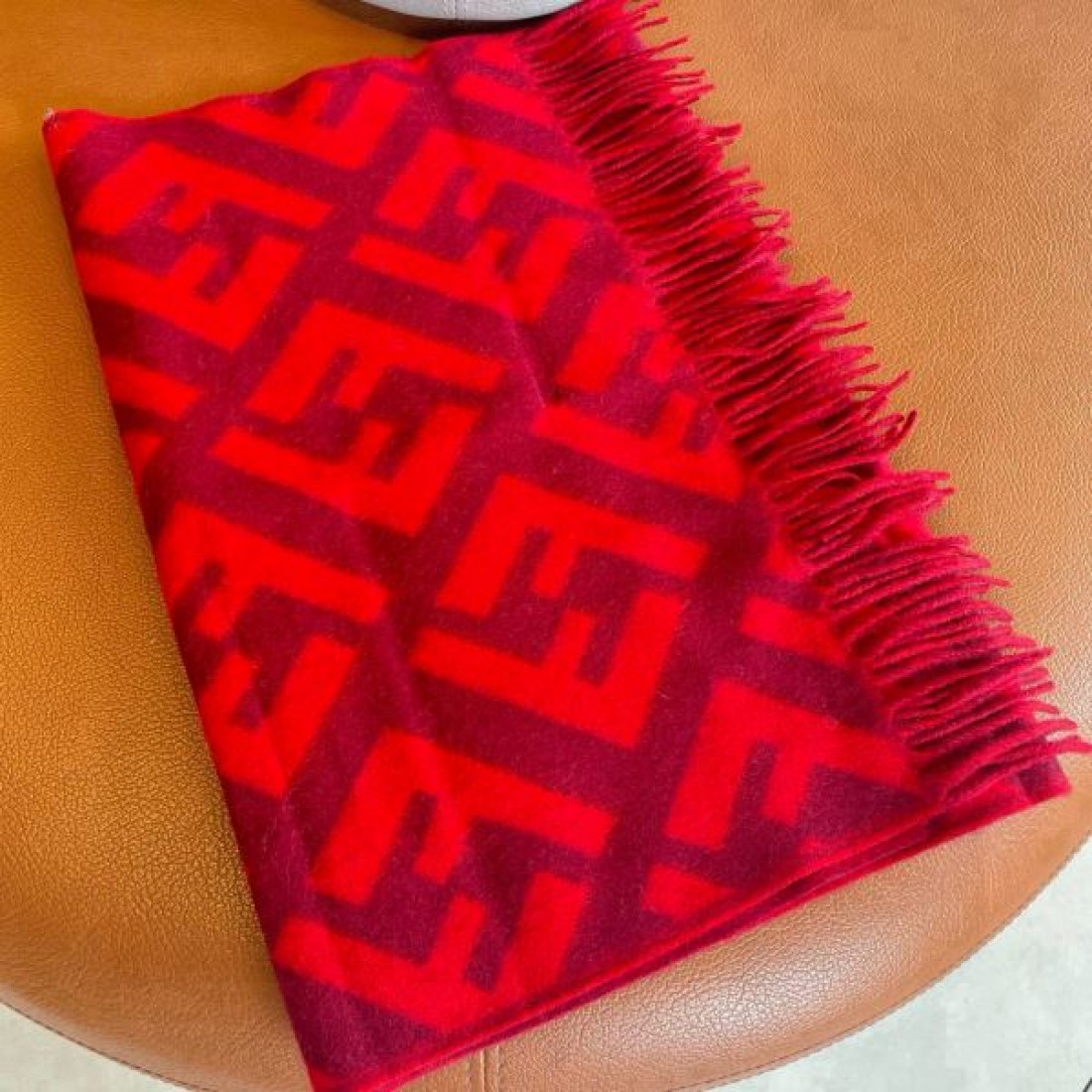 マフラー FF柄 ロゴパターン フリンジ付き FENDI フェンディ コピー やわらか見え 防寒小物 ギフト映え