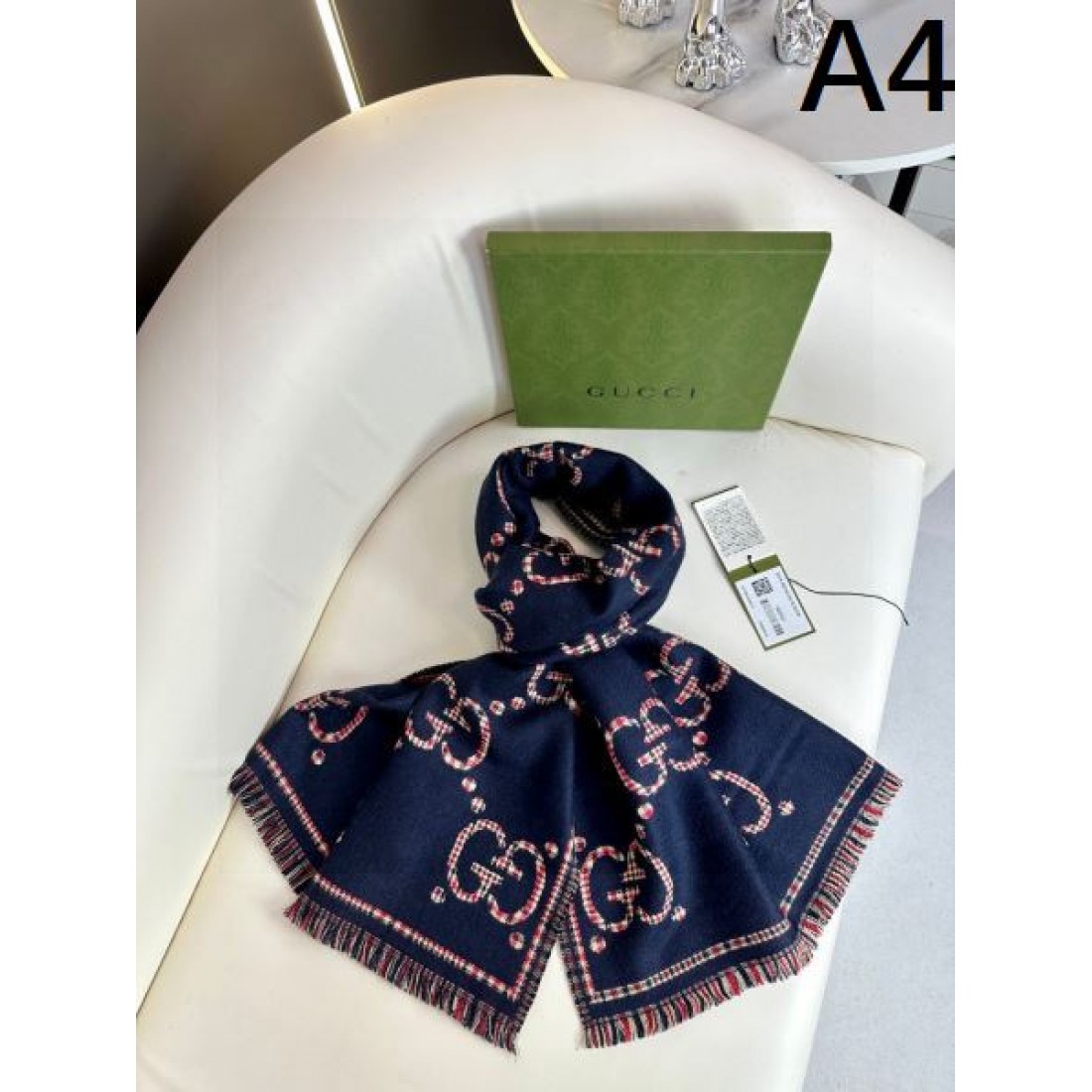 マフラー GG柄 ロゴパターン フリンジ付き GUCCI グッチ コピー 首元アクセント 2026新作 こなれ見え