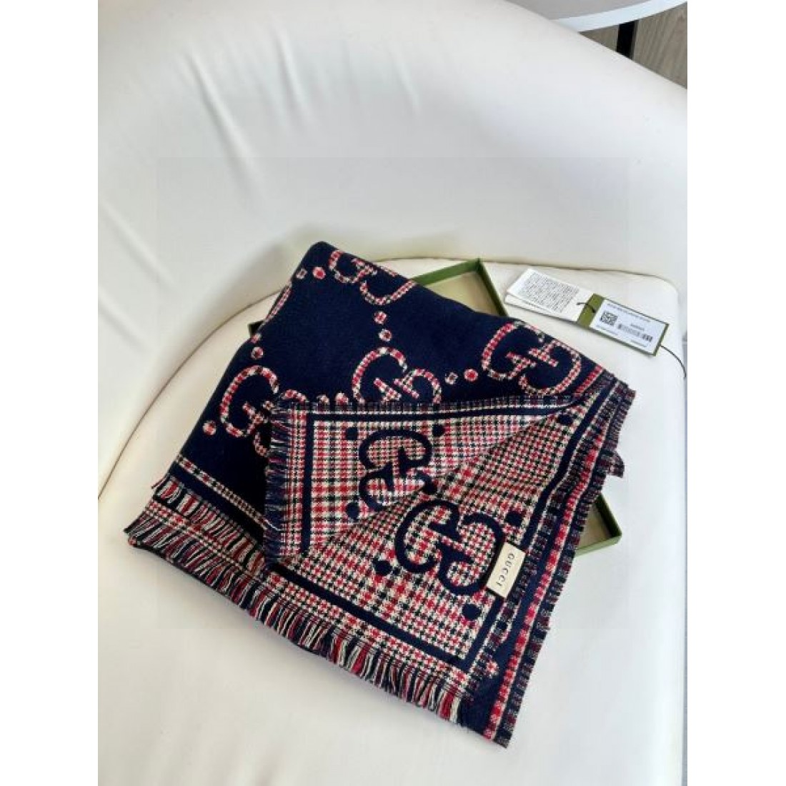 マフラー GG柄 ロゴパターン フリンジ付き GUCCI グッチ コピー 首元アクセント 2026新作 こなれ見え