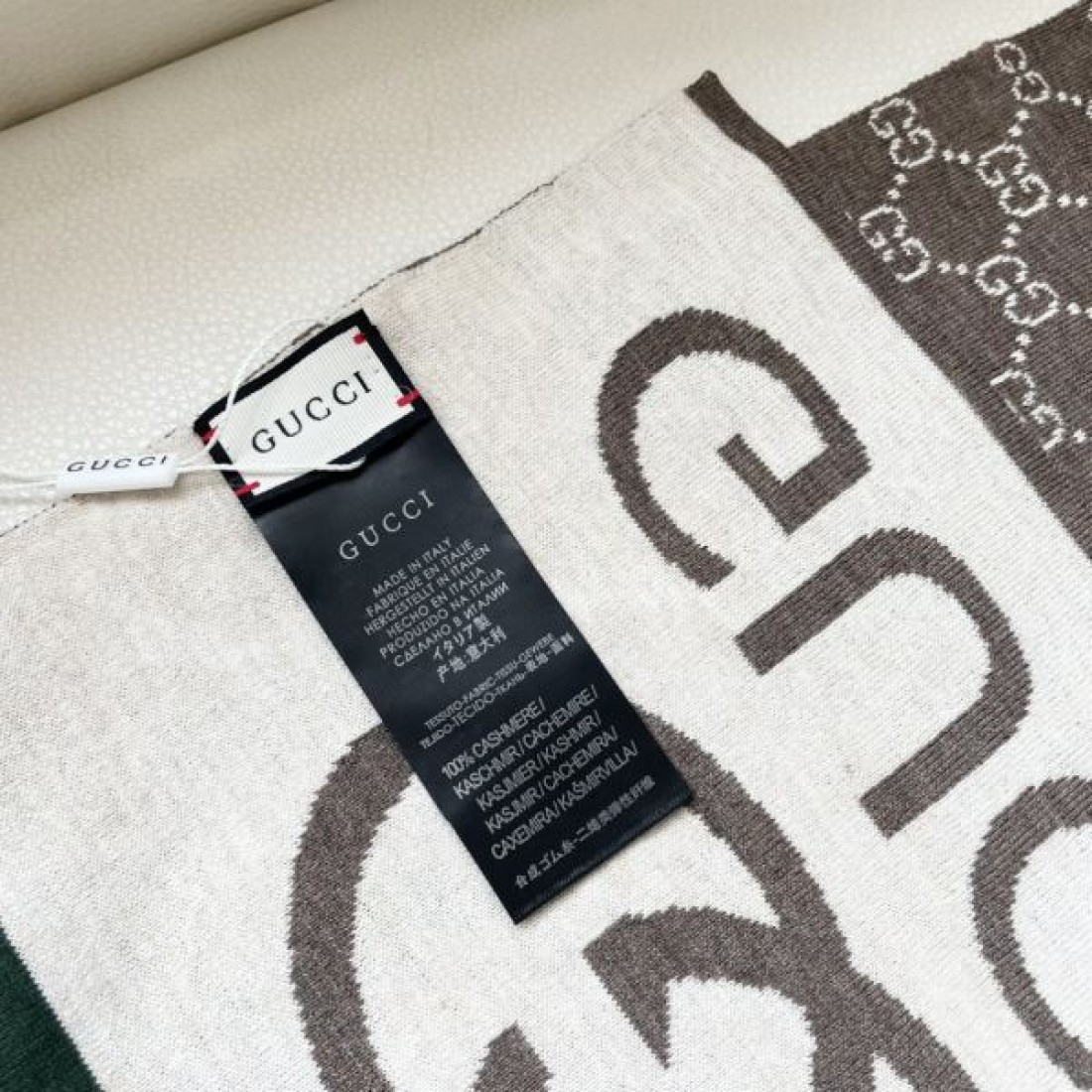 上品 高級感 グッチ GUCCI スーパーコピー スカーフ 洗練 華やか