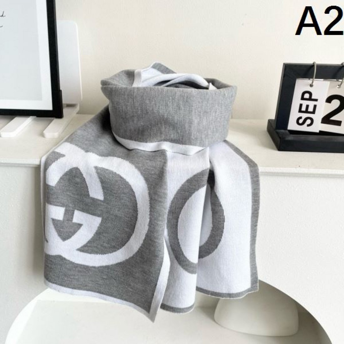 落ち着き 上質 グッチ GUCCI スーパーコピー スカーフ 大人向け エレガント