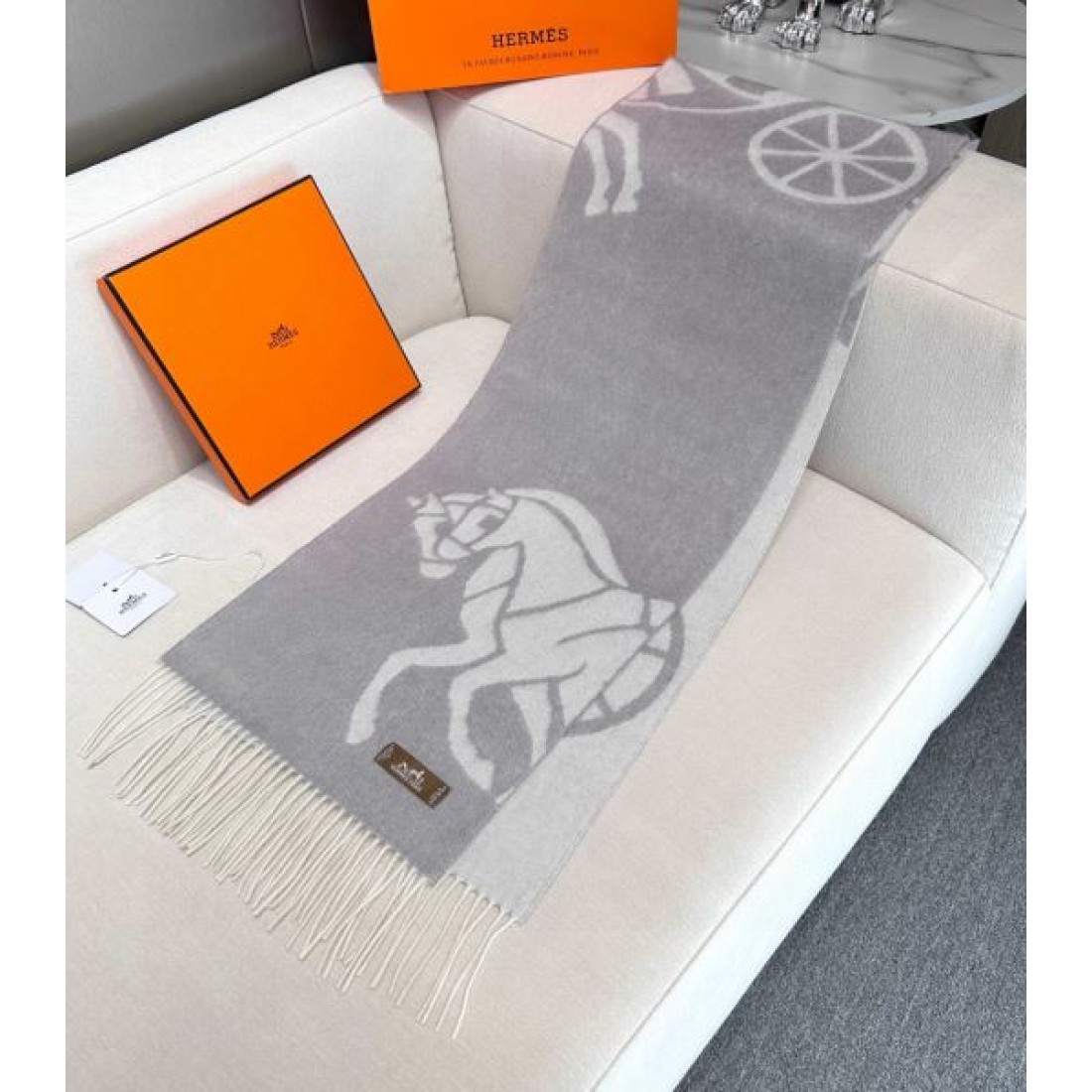高品質 伝統 エルメス HERMES スーパーコピー スカーフ 気品 定番