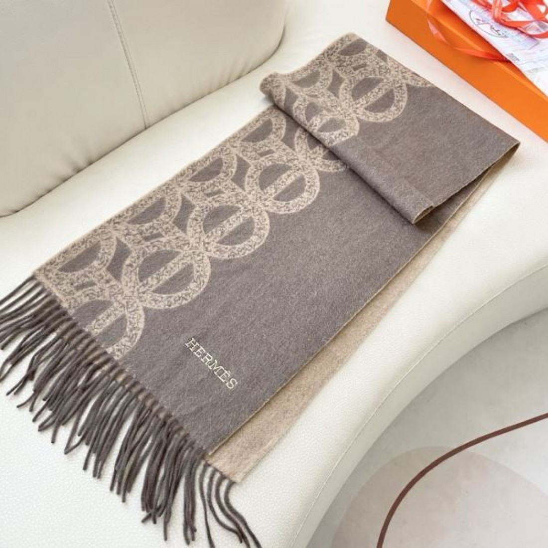 正統派 上品 エルメス HERMES スーパーコピー スカーフ 洗練 人気