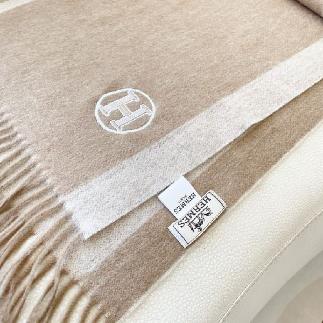 高級 風格 エルメス HERMES スーパーコピー スカーフ 優雅 名作