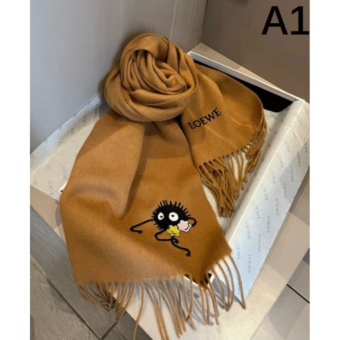 上質 エレガント ロエベ LOEWE コピー スカーフ 洗練 高級感