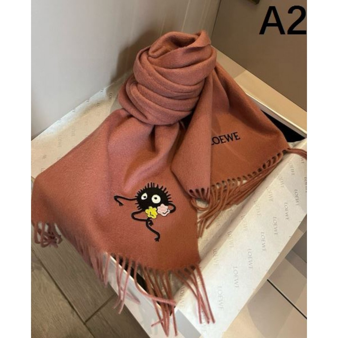 上質 エレガント ロエベ LOEWE コピー スカーフ 洗練 高級感