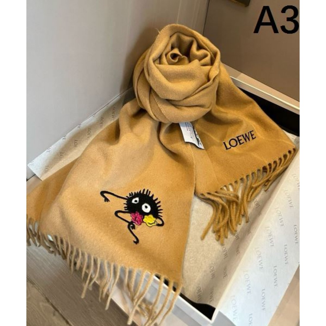 上質 エレガント ロエベ LOEWE コピー スカーフ 洗練 高級感
